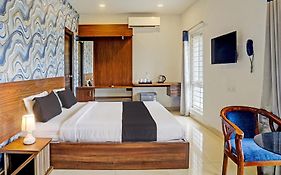 Collection O Ssr Royal Suites
